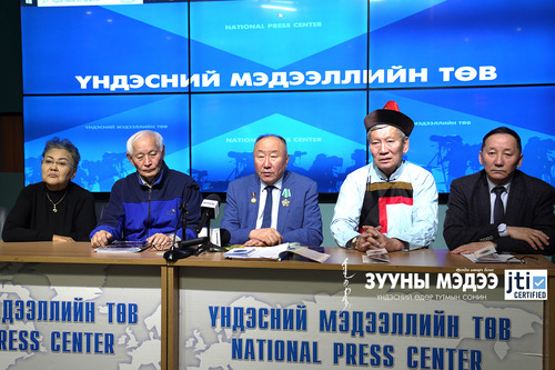 С.Билэгсайхан: Лувсанцэрэн Цэвээнов нь Нийслэл өргөөг гамингаас чөлөөлөхөд онцгой үүрэг гүйцэтгэсэн